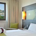 호텔 머큐어 4*